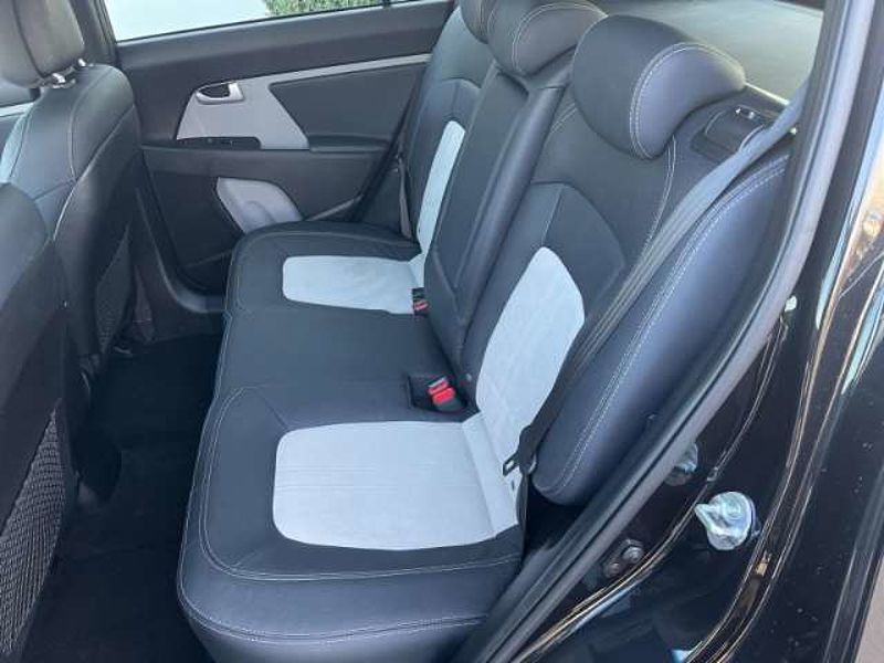 Kia Sportage Platinum Edition 4WD 2.0 CRDi Navi Keyless e-Sitze